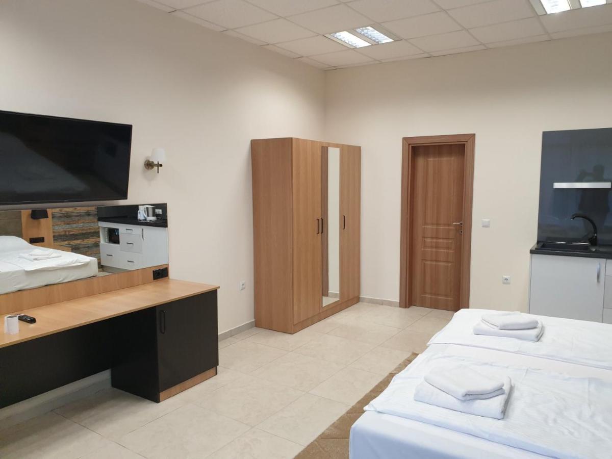 Luxurious Studios Nani 克兰内沃 外观 照片