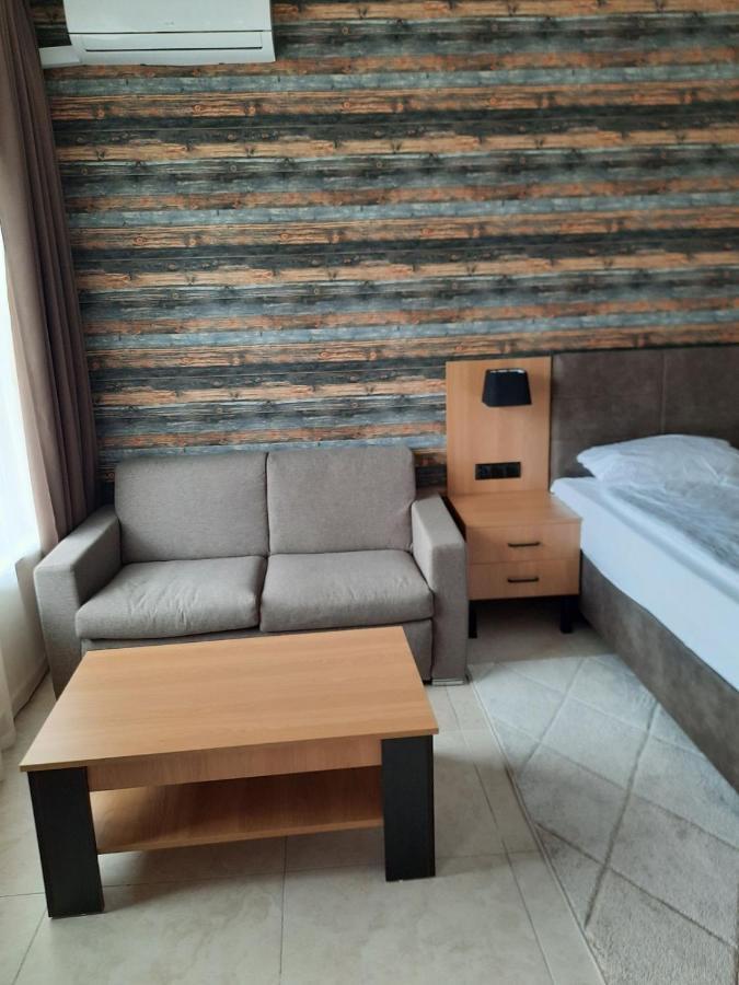 Luxurious Studios Nani 克兰内沃 外观 照片