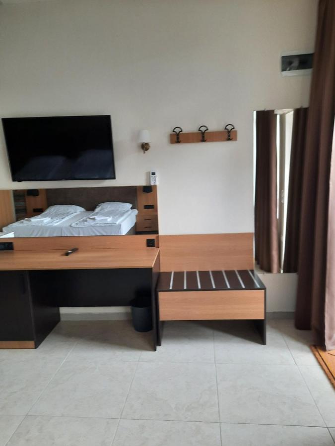 Luxurious Studios Nani 克兰内沃 外观 照片