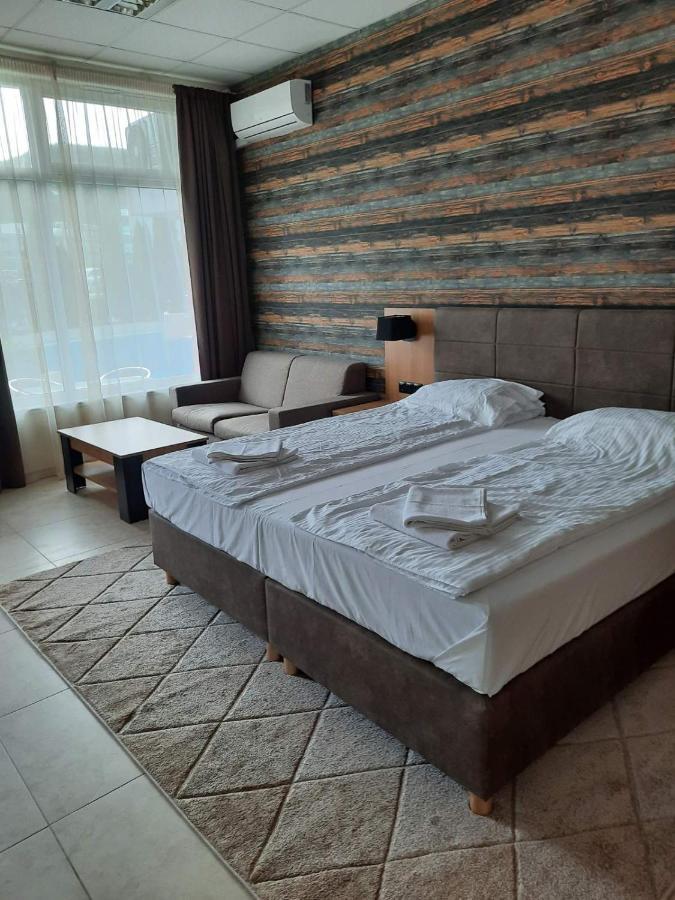 Luxurious Studios Nani 克兰内沃 外观 照片