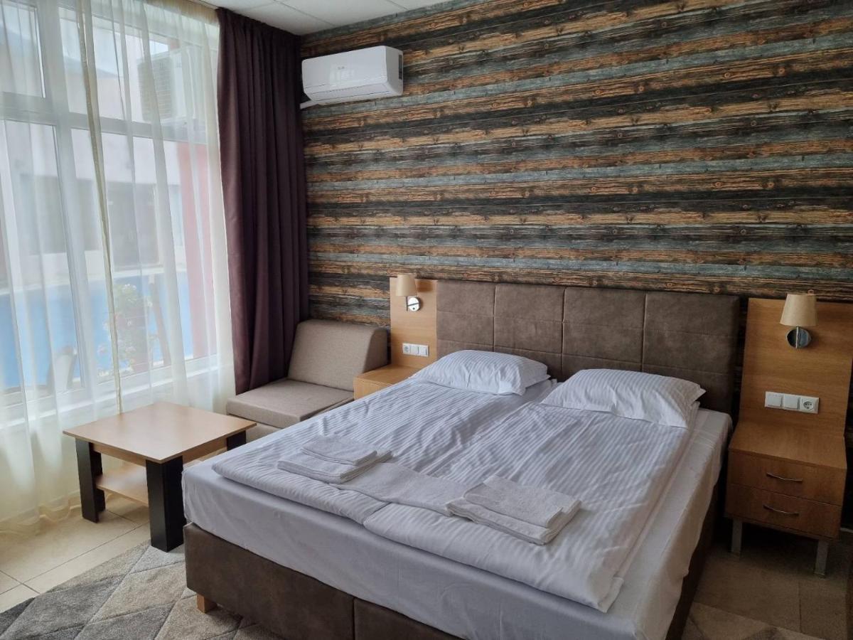Luxurious Studios Nani 克兰内沃 外观 照片