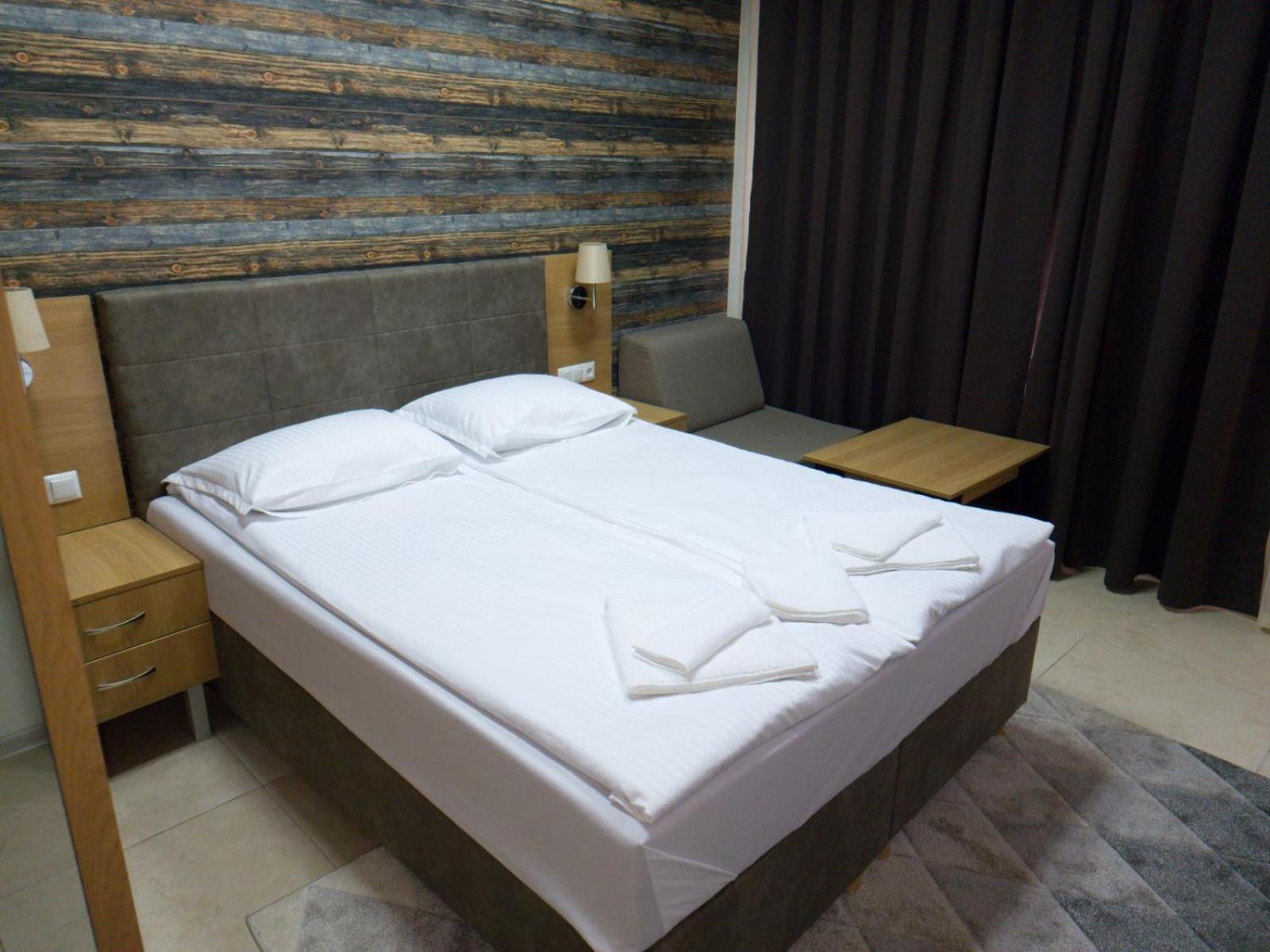 Luxurious Studios Nani 克兰内沃 外观 照片