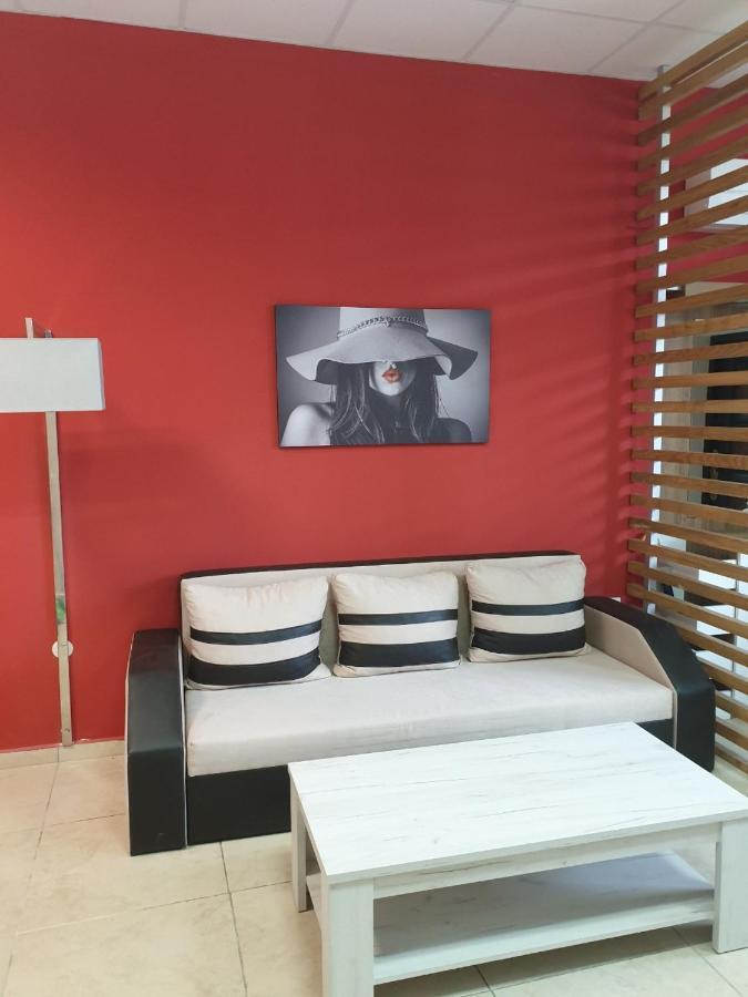 Luxurious Studios Nani 克兰内沃 外观 照片